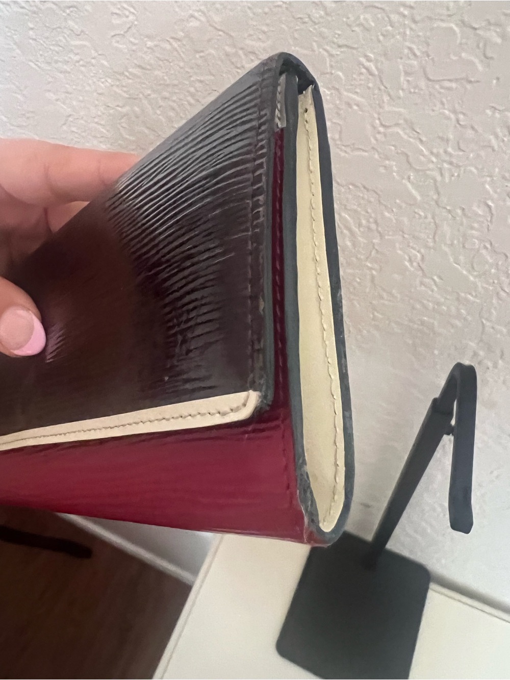 Louis Vuitton Two-Tone Wallet in Burgundy with Cream Trim - Picture 3 of 6
